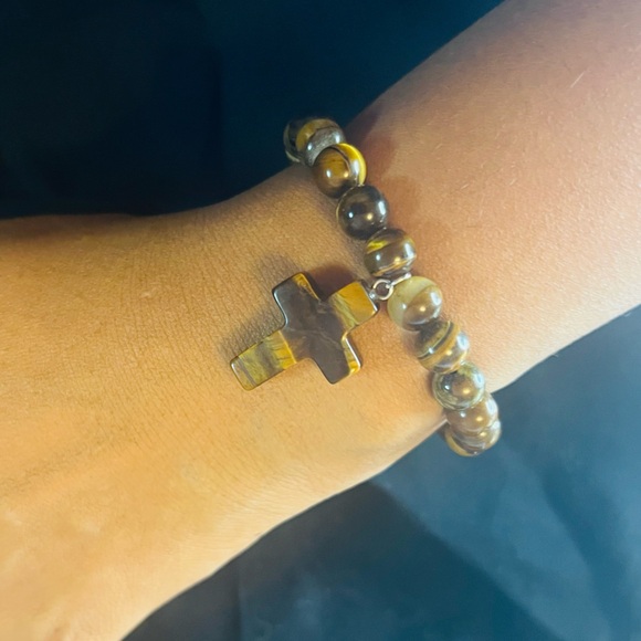 NEW Natural Stone Tigers Eye Bead Bracelet w Cross Pendant - Picture 2 of 3